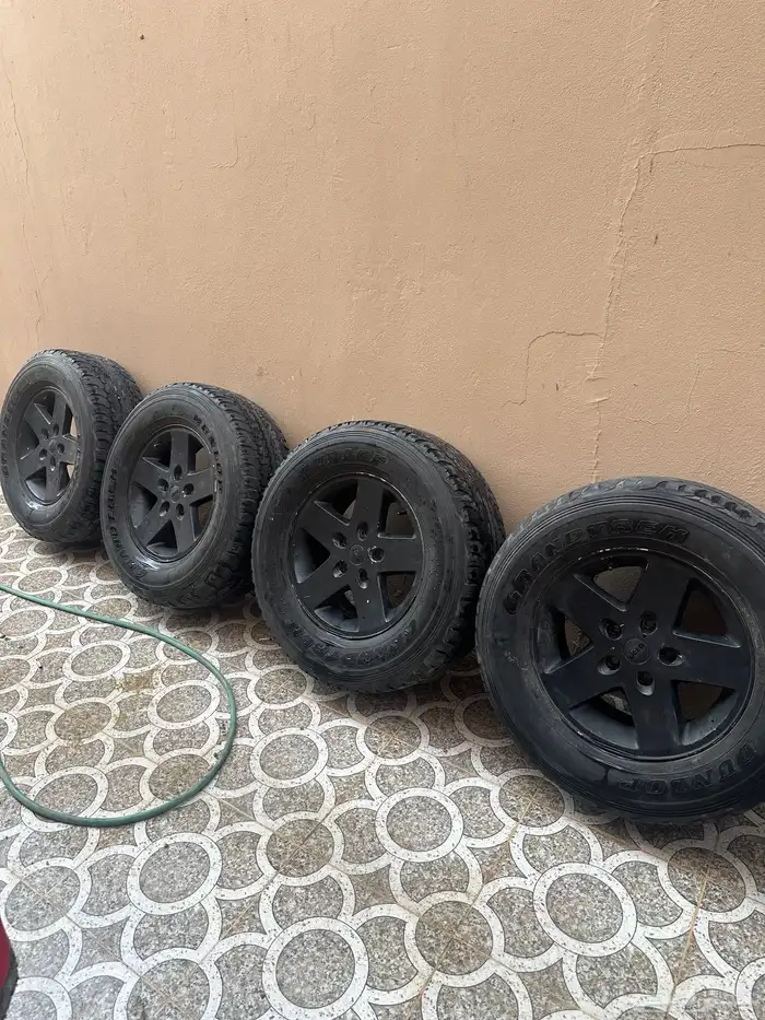 جنوط وكفرات جيب رانجلر 0