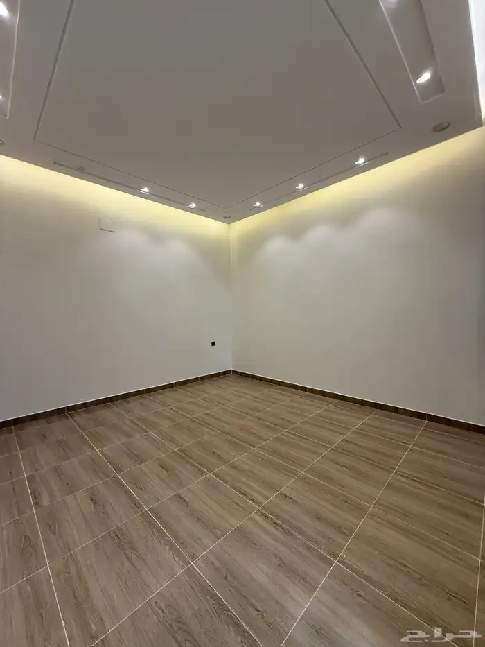 للبيع شقق ارضيه ببايكة سيارة شقق علويه بملحق ابها حي الزهور 35