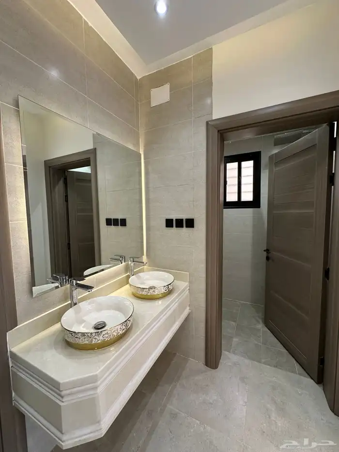 للبيع شقق علويه مع سطح ومصعد تصميم مودرن قرب الخدمات 520الف 5