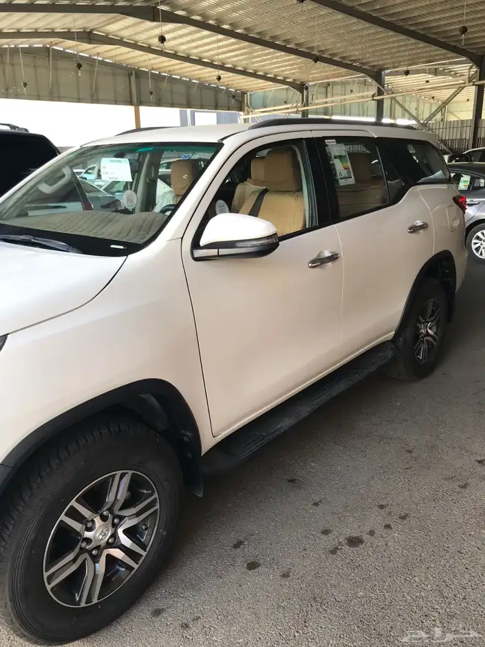 جيب فورتشنر ديزل 2400cc موديل 2022 4