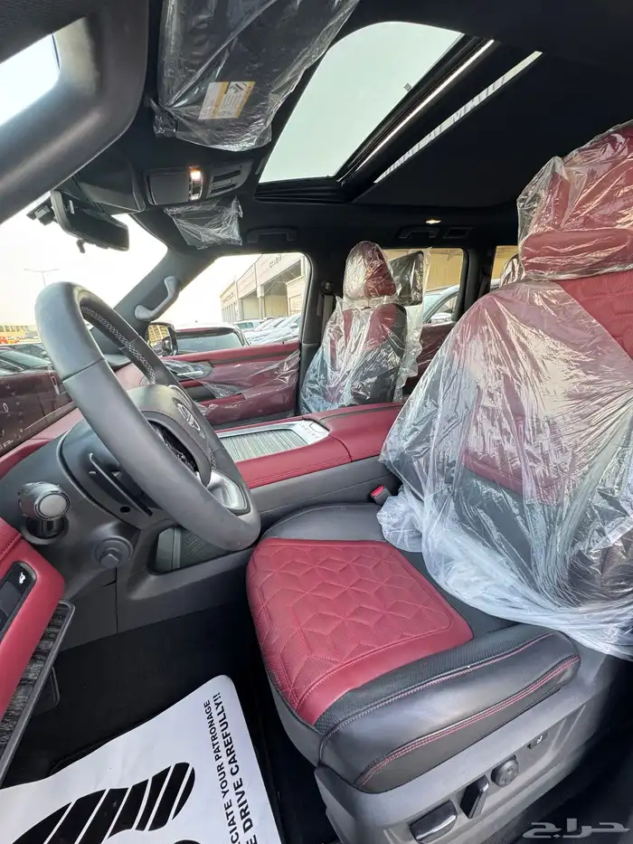 للبيع نيسان باترول بلاتينيوم 2025 - فل كامل -عداد 8 الف فقط 19