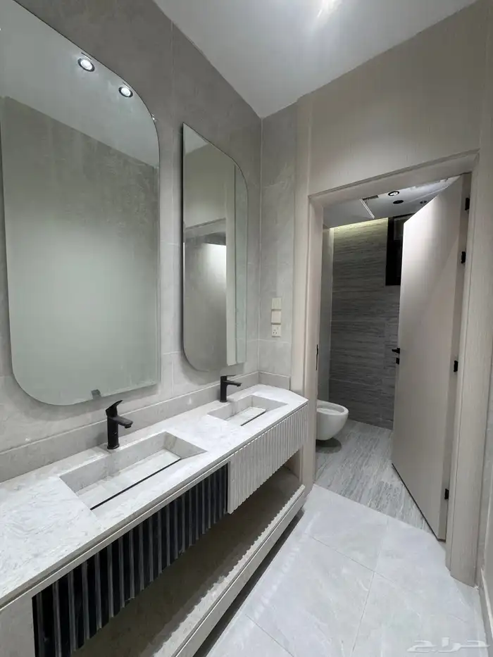 للبيع دور ثانى مع سطح مدخل مستقل مصعد مستقل من 600 الف ابها 15