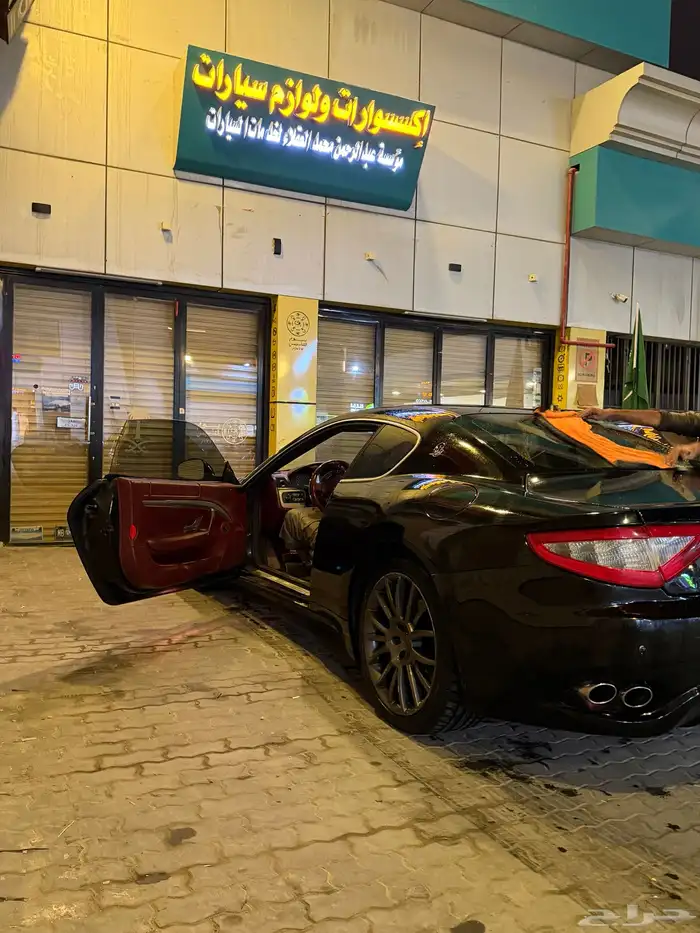 مازراتي جراند توريزمور اس 4.7 2012 المكينة الحمراء مصدومة 8