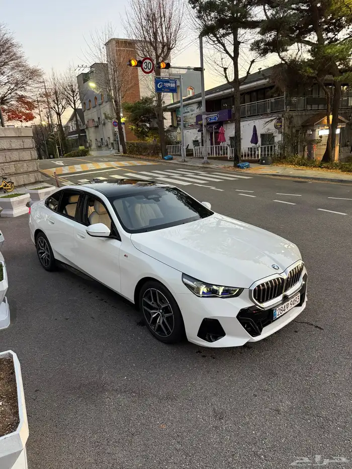 بي ام دبليو 520i 15