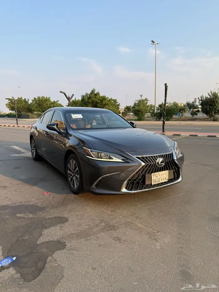 لكزس 2023 es300 هايبرد 1
