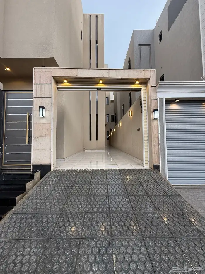 للبيع شقق ارضيه وشقق علويه ف ابها قرطبه مقابل مبني الاذاعه 1