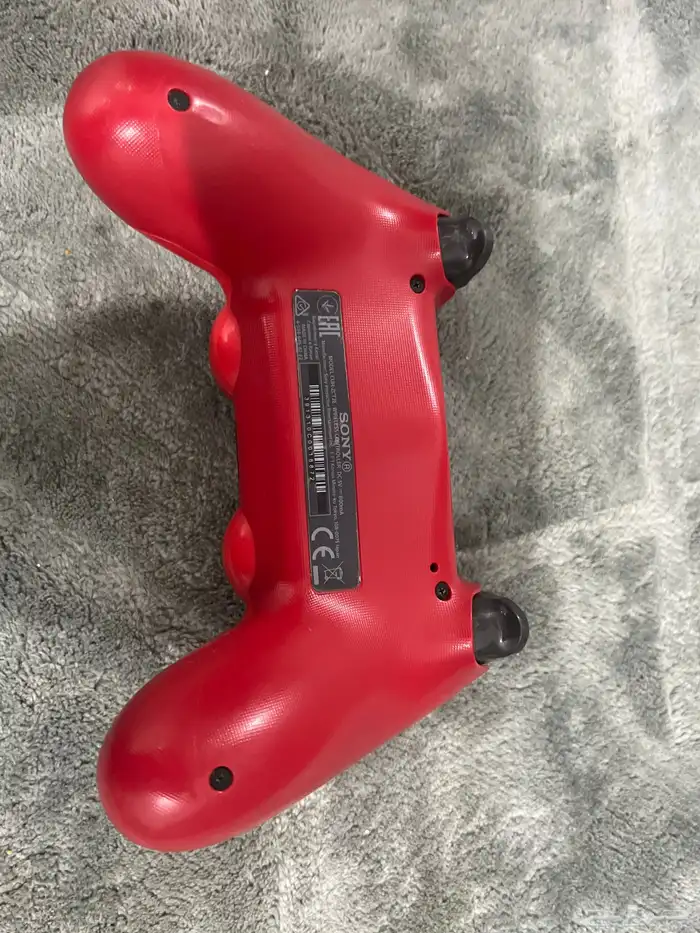 يد سوني 4 اصلية عليها ختم سوني 1