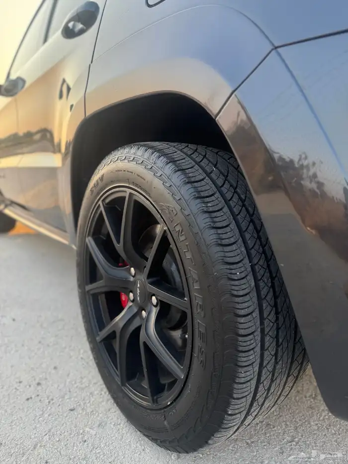 جراند شروكيSRT 2014 17