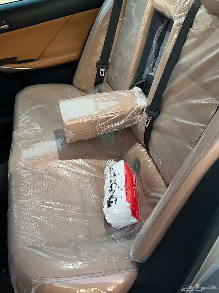 لكزس is350 2017 17