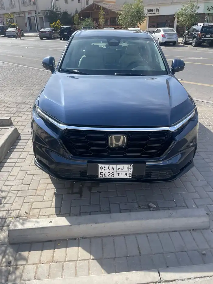 هوندا سي ار في 2025 25