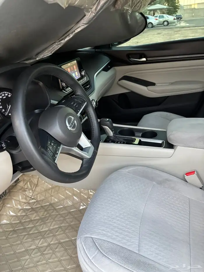 نيسان التيما 10