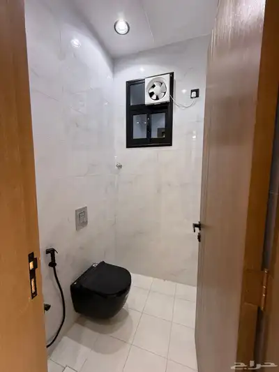 للبيع ارواف علويه بملحق وشقق ارضيه ببايكة سيارة ف حي الراقي index