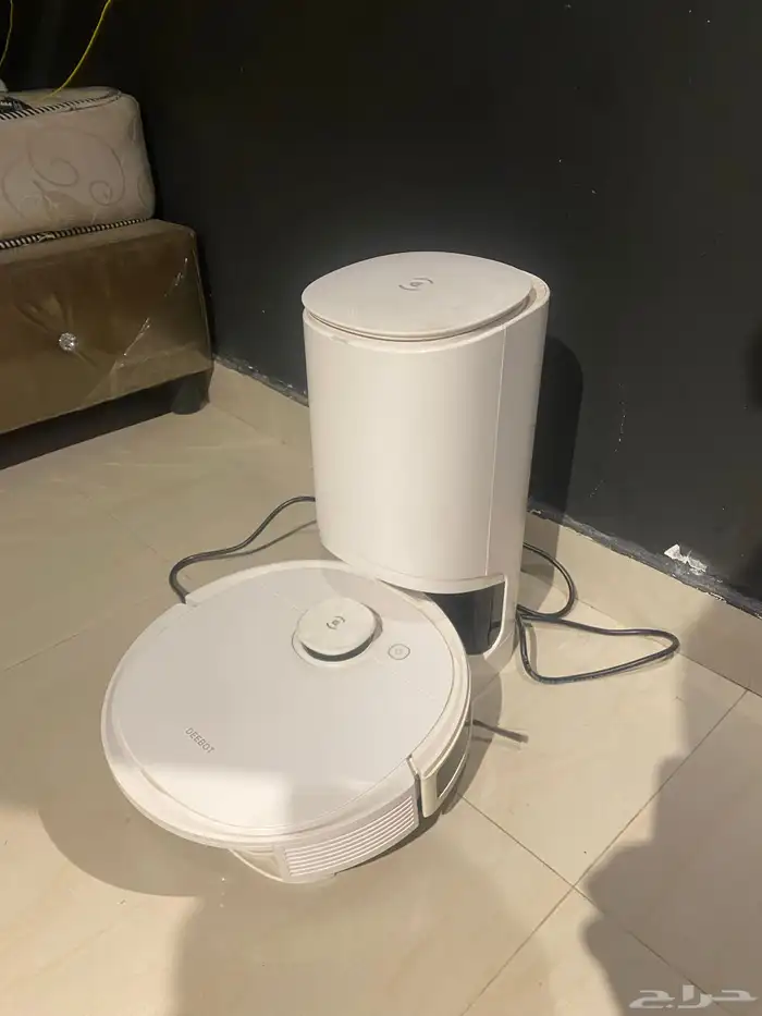 روبوت مكنسة وممسحة مع محطة تفريغ بحالة جيدة  جاهز للاستخدام 8