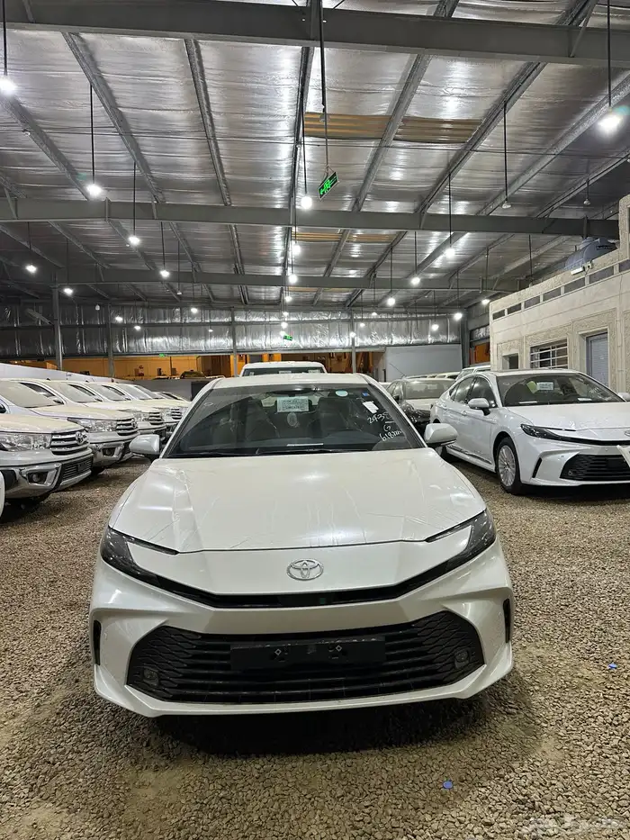 كامري 2025 بنزين استاندر E اصفار اقل سعر 4