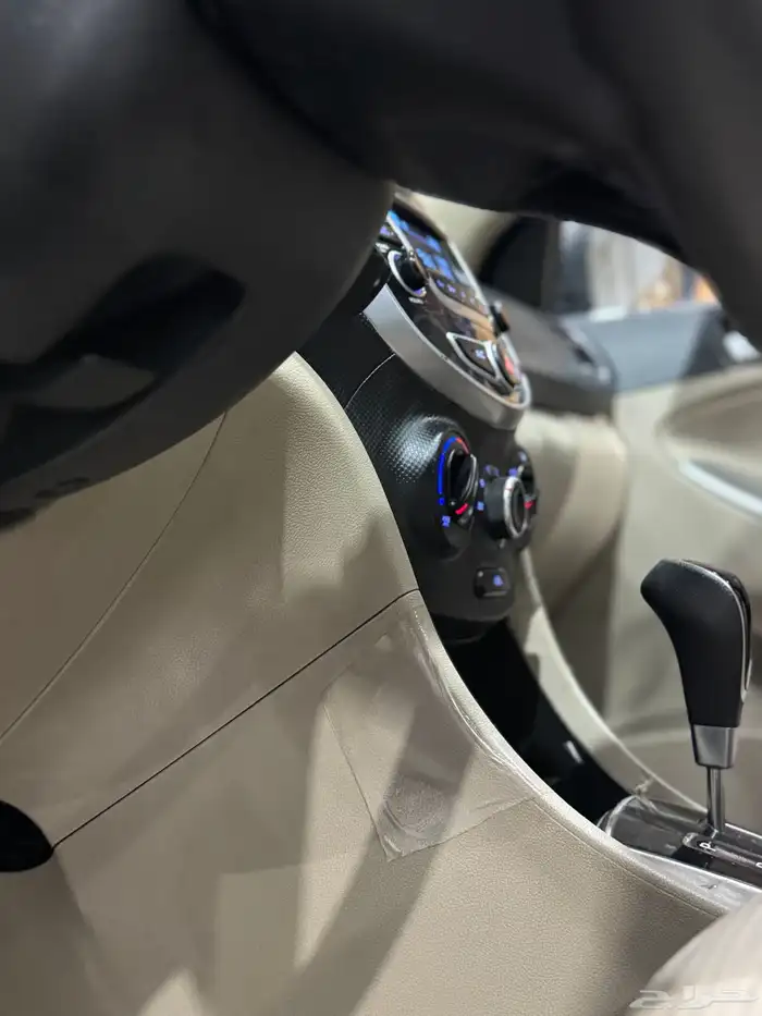 للبيع - هيونداي - إكسنت - 2017 - فل كامل 9