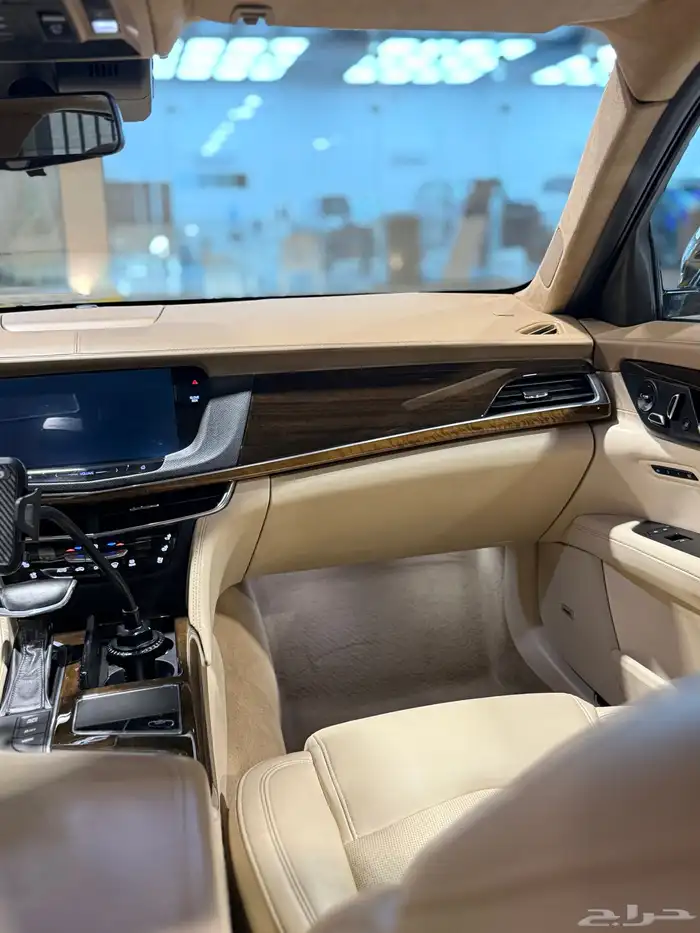 كاديلاك CT6 بلاتنيوم 3.0TT 18