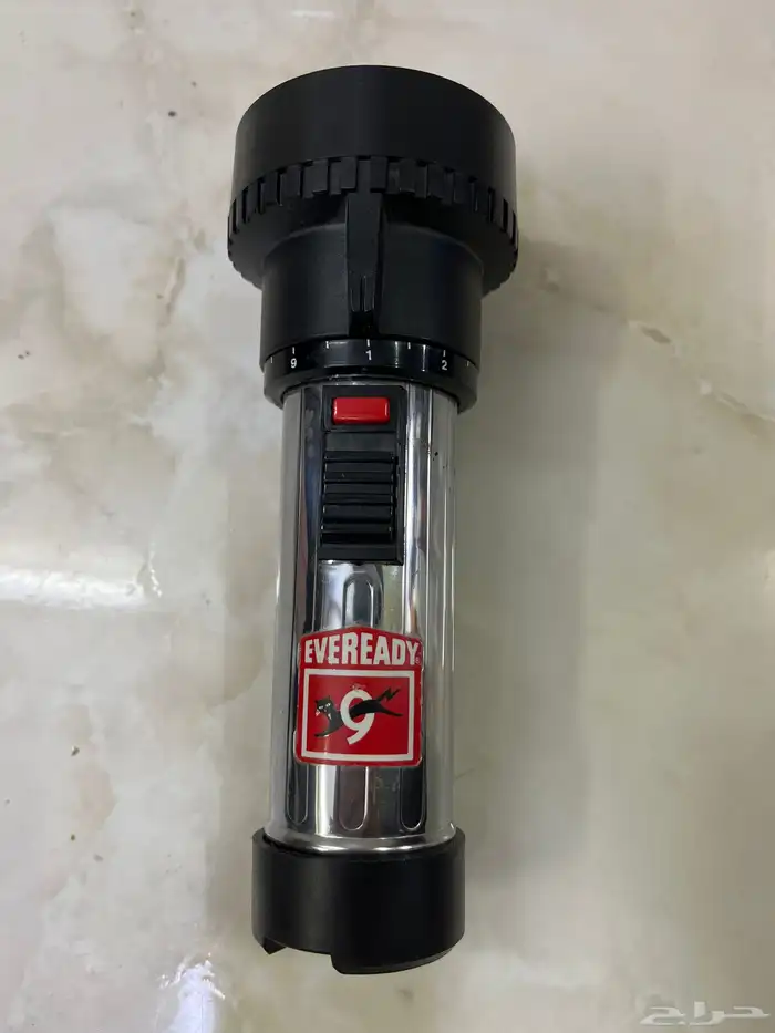 كشاف ابو هر قديم شغال في تكبير وتصغر الضوء يفك رأسه ويركب 0