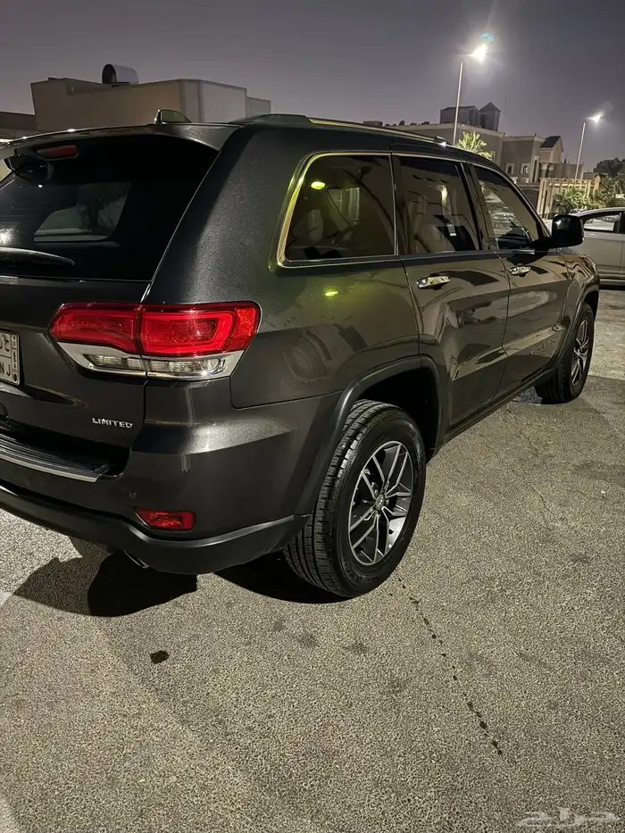 جيب شروكي لميتد 10