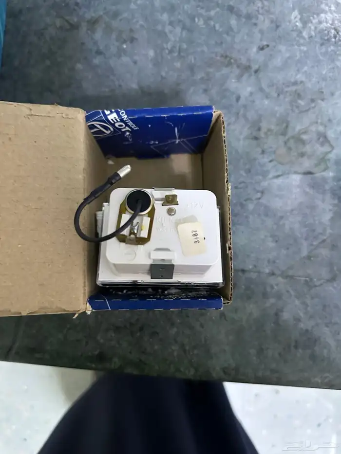 لعشاق التراث ساعه سياره بيجو 1984 505 2