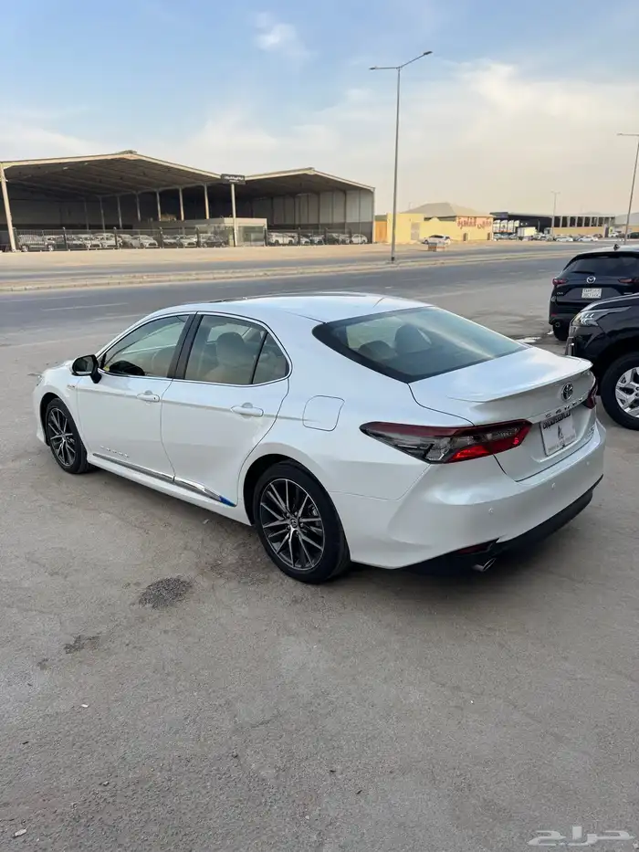 للبيع تويوتا كامري 2024 - فل كامل هايبرد - بحالة الوكاله 4