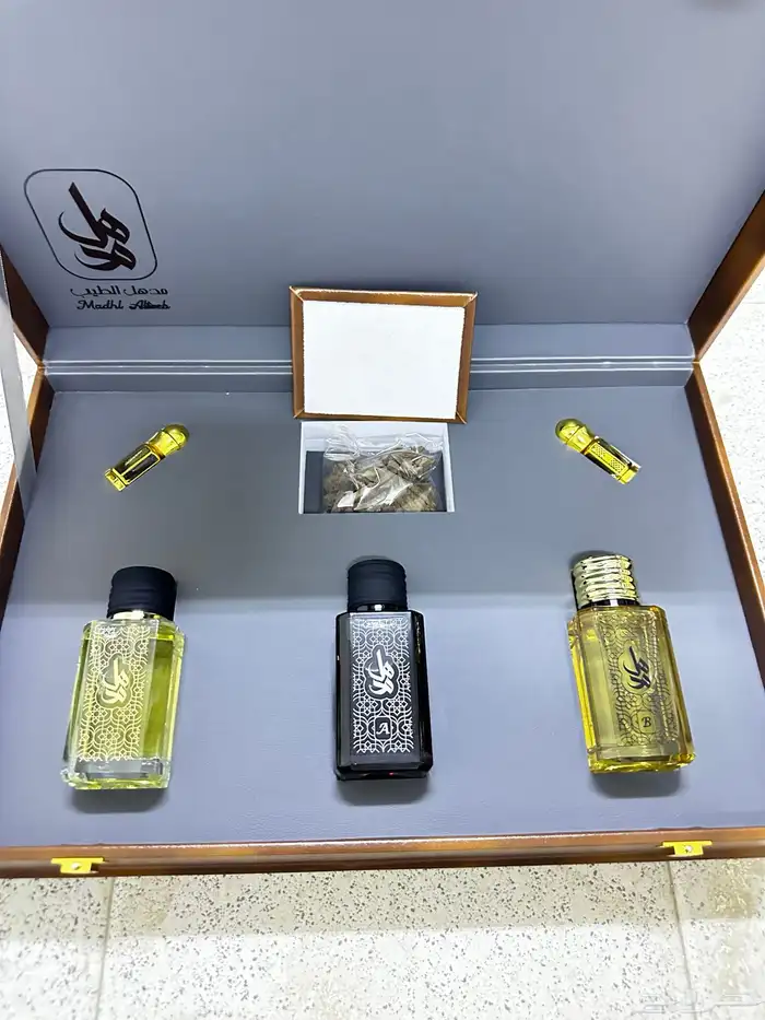 بشوت وهدايا اطقم طيب وعود وسيوف للبيع جملة او تفريد 15