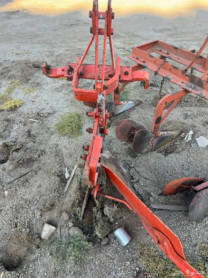 صاروخ و خطاط ثلاث خطوط 3