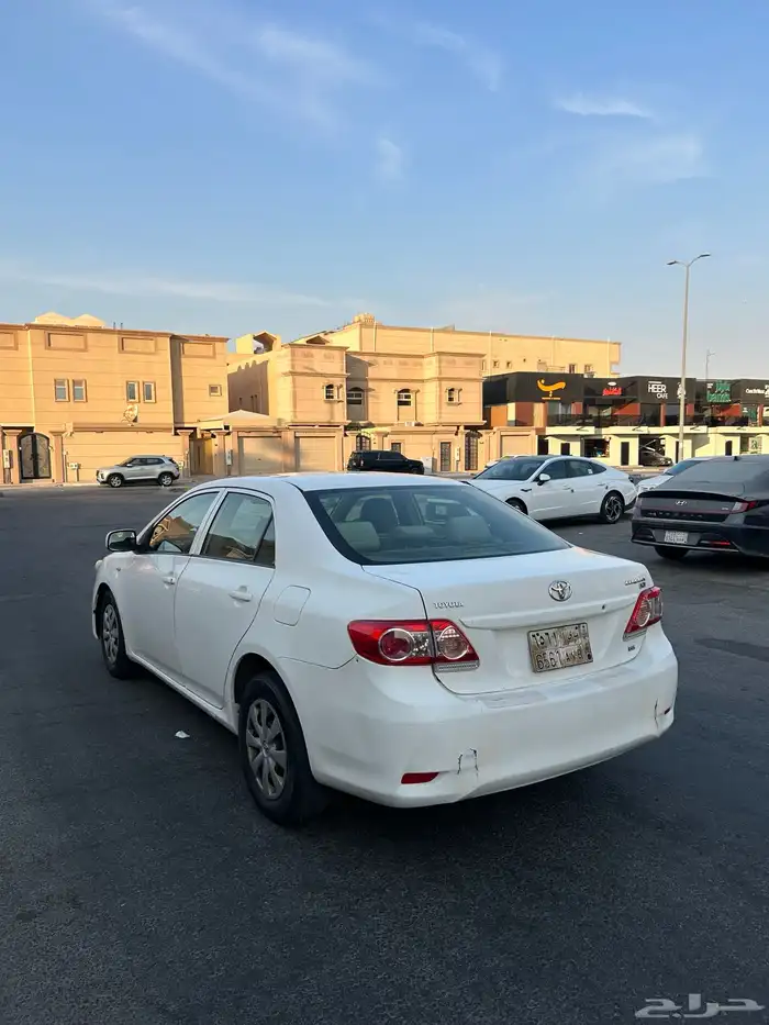 للبيع تويوتا كورولا 2013 4