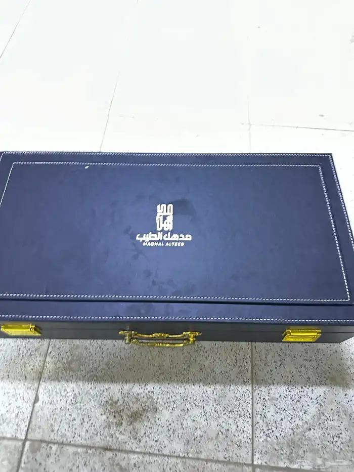 بشوت وهدايا اطقم طيب وعود وسيوف للبيع جملة او تفريد 8