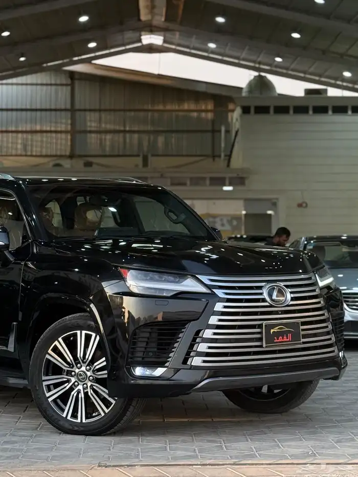 لكزس - 2023 - LX600 - BB - فل كامل 3