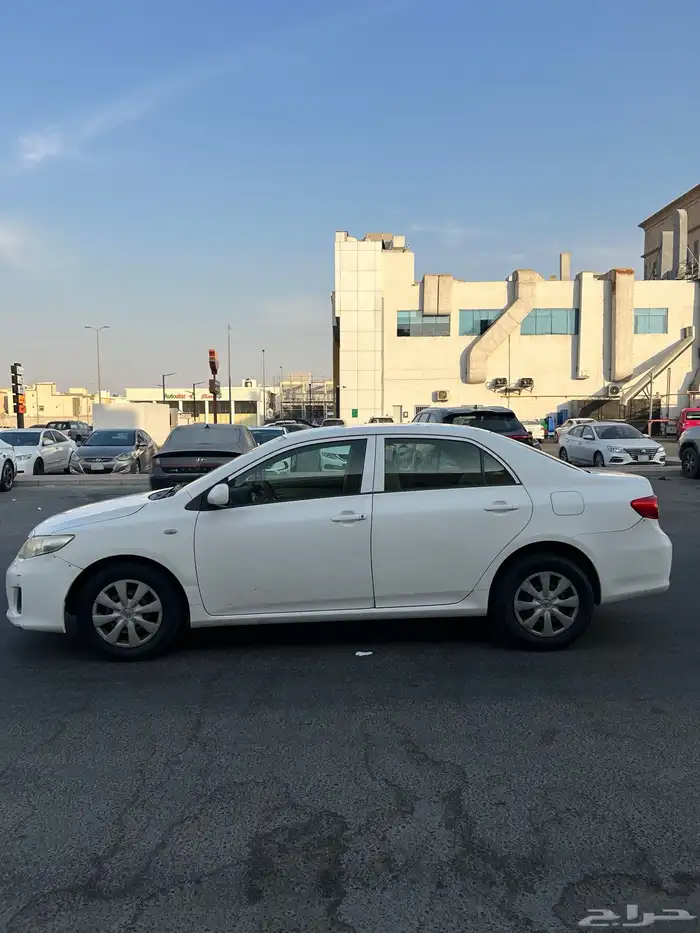 للبيع تويوتا كورولا 2013 3