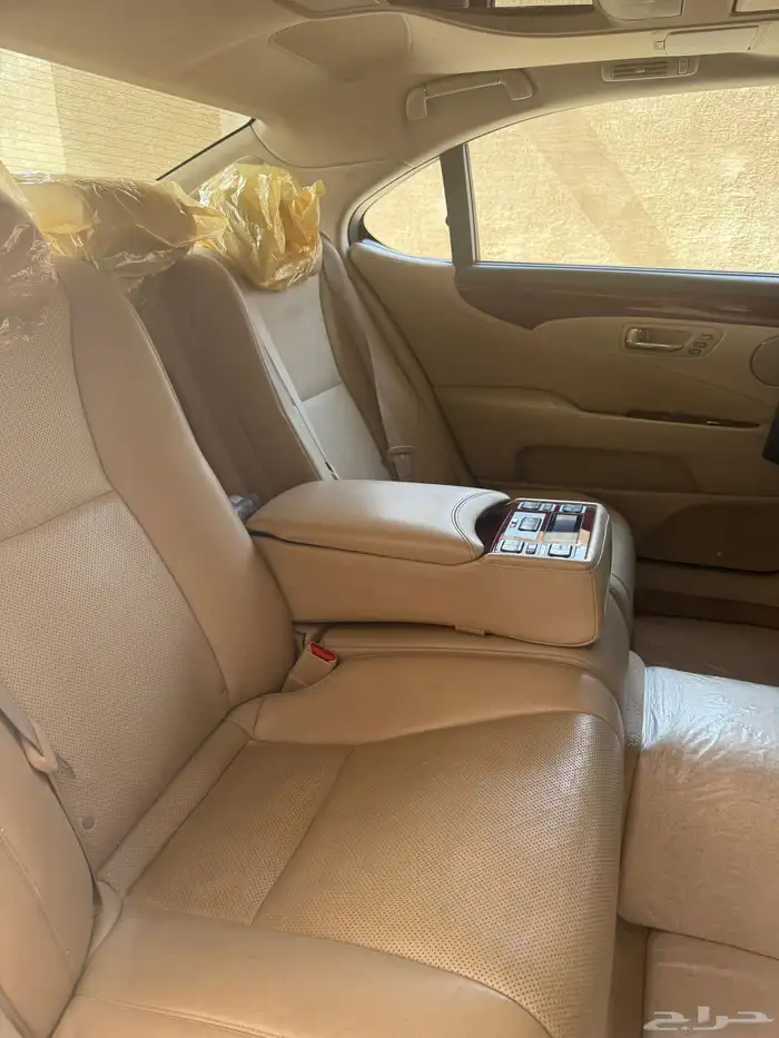 لكزس LS460L 8