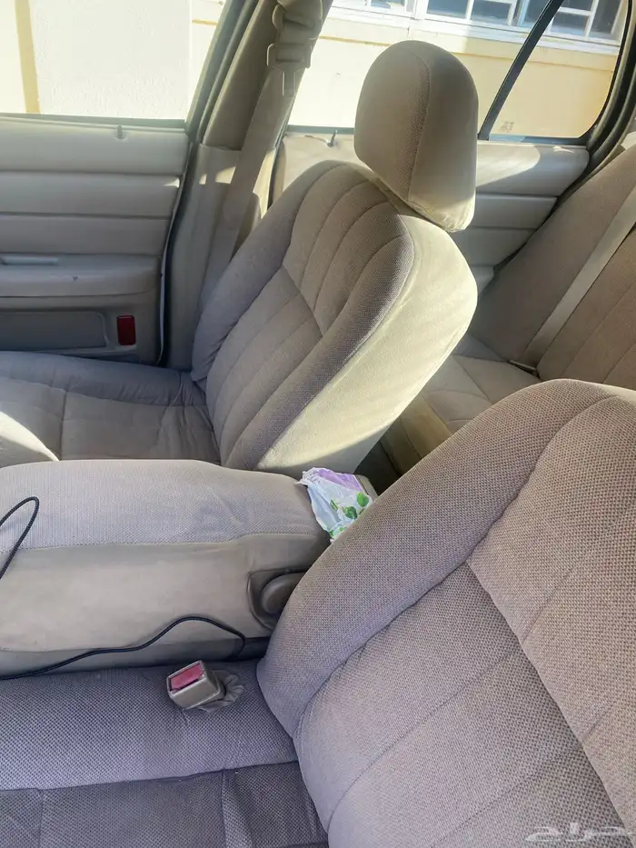 كراون فيكتوريا 2004 48