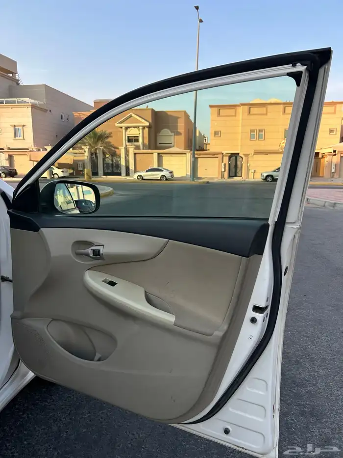 للبيع تويوتا كورولا 2013 8