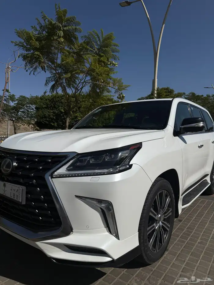 لكزس LX570 2016 11