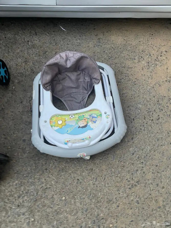 عربية اطفال مع مشاية 1