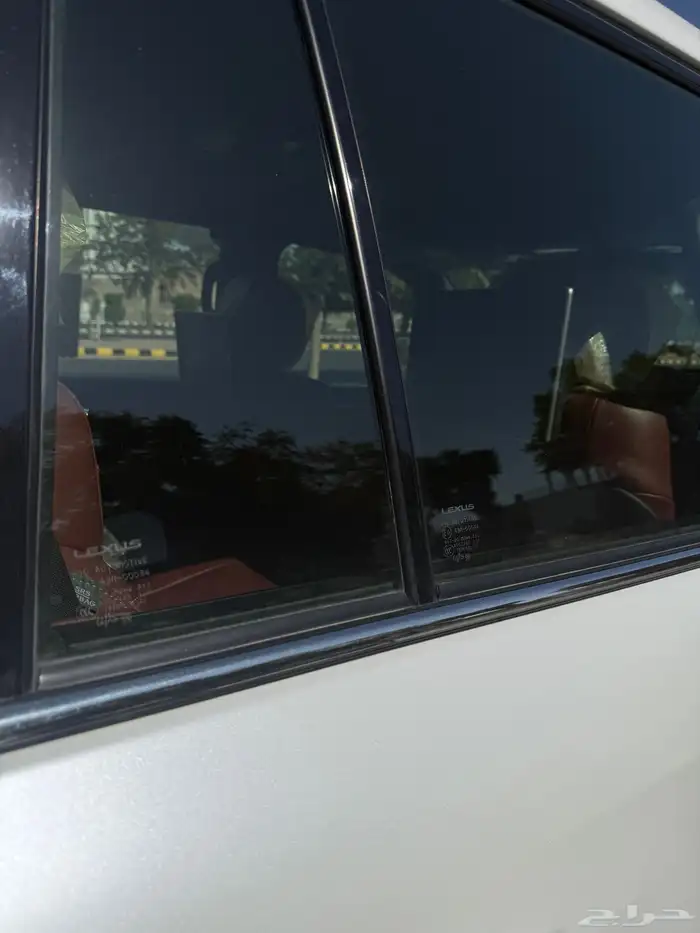 لكزس LX570 2016 18