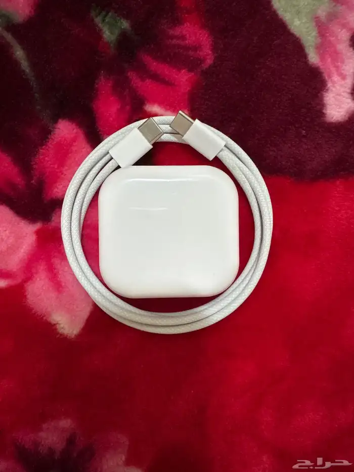 شاحن ايفون 16 برو ماكس 0