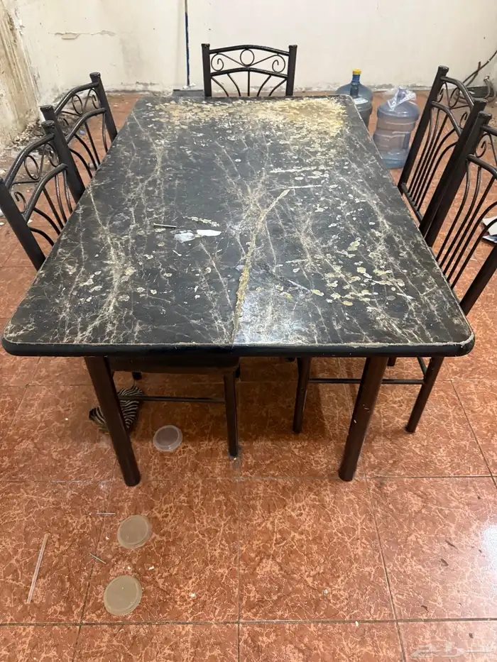 شاشة بلازما   طاولة استقبال   طاولة طعام 8