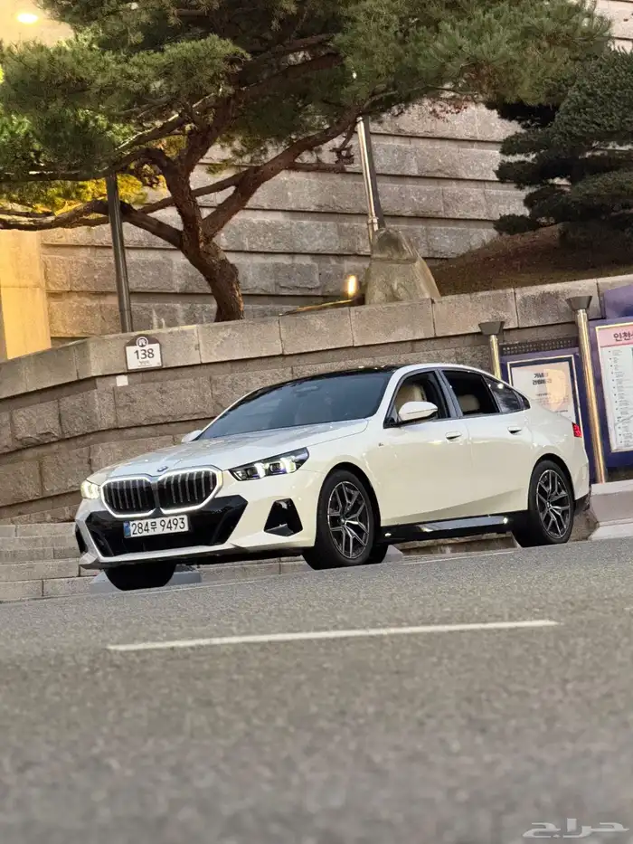 بي ام دبليو 520i 25