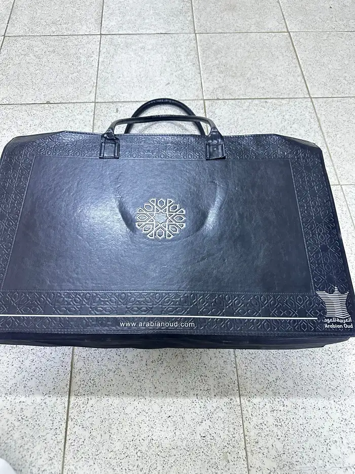 بشوت وهدايا اطقم طيب وعود وسيوف للبيع جملة او تفريد 45