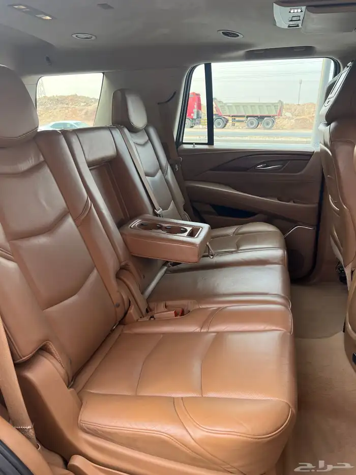 كاديلاك اسكاليد 2015 الدفعة الاخيرة شبه مخزن 28