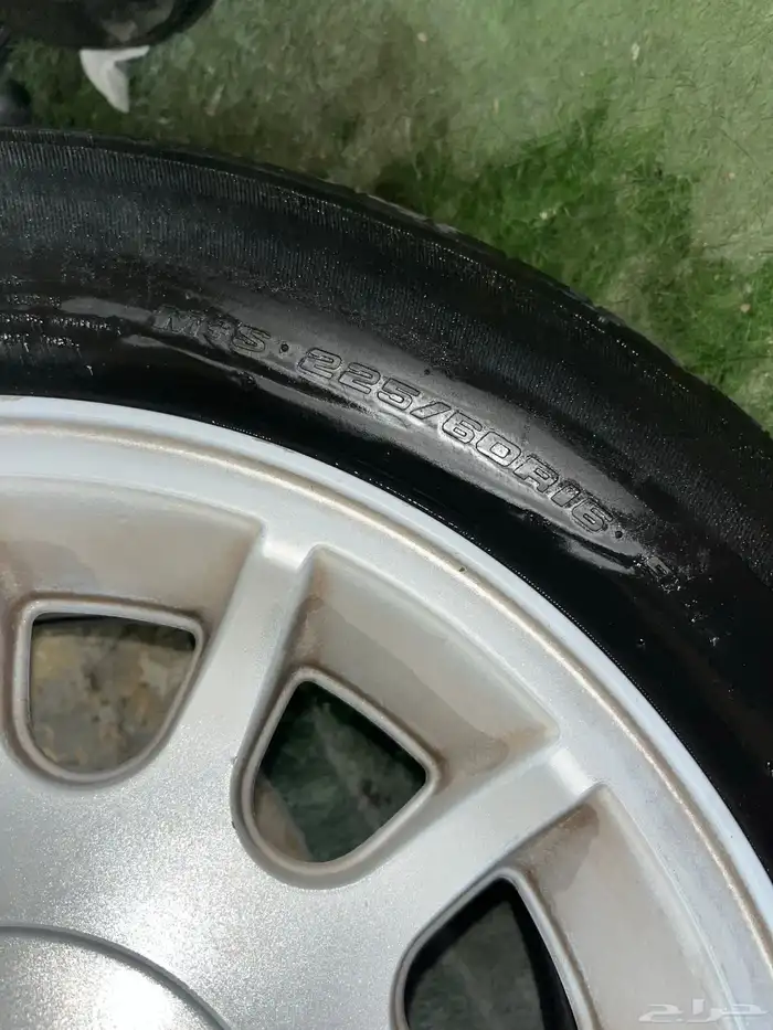 جنط فورد 98-99 اصلي نظيف وشنطة طوارئ 4