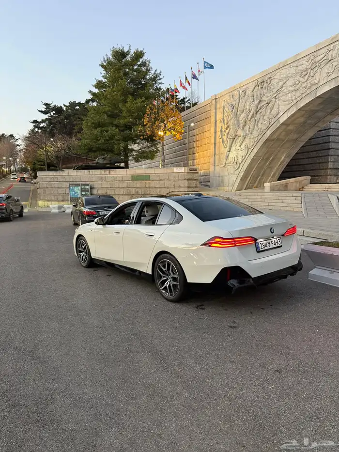 بي ام دبليو 520i 24