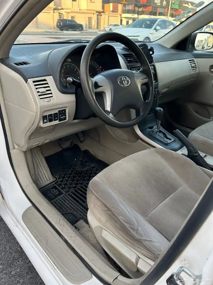 للبيع تويوتا كورولا 2013 12