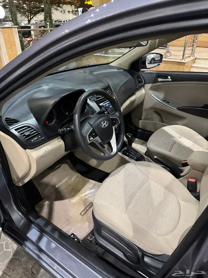 للبيع - هيونداي - إكسنت - 2017 - فل كامل 6