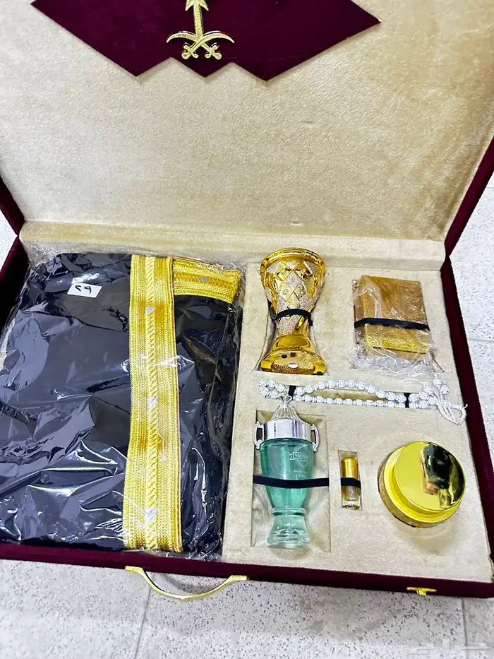 بشوت وهدايا اطقم طيب وعود وسيوف للبيع جملة او تفريد 11