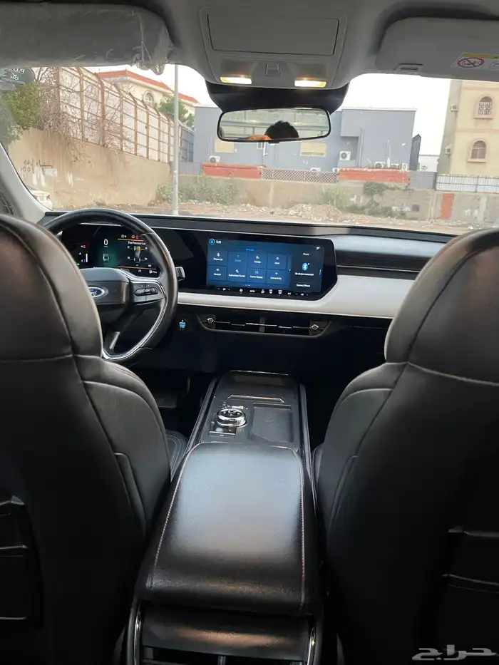 فورد تورس 2023 B ترند 25