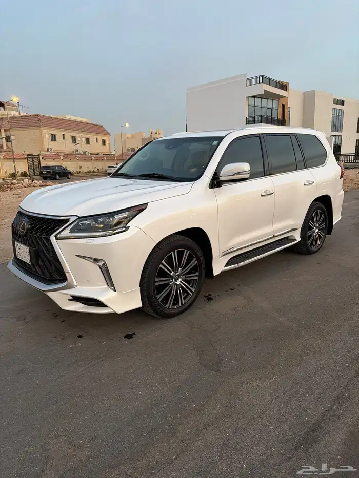 لكزس LX570 2016 0