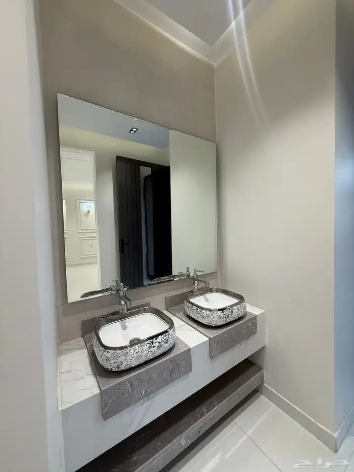 للبيع شقق ارضيه وشقق علويه حي التحليه غرب الخميس 6