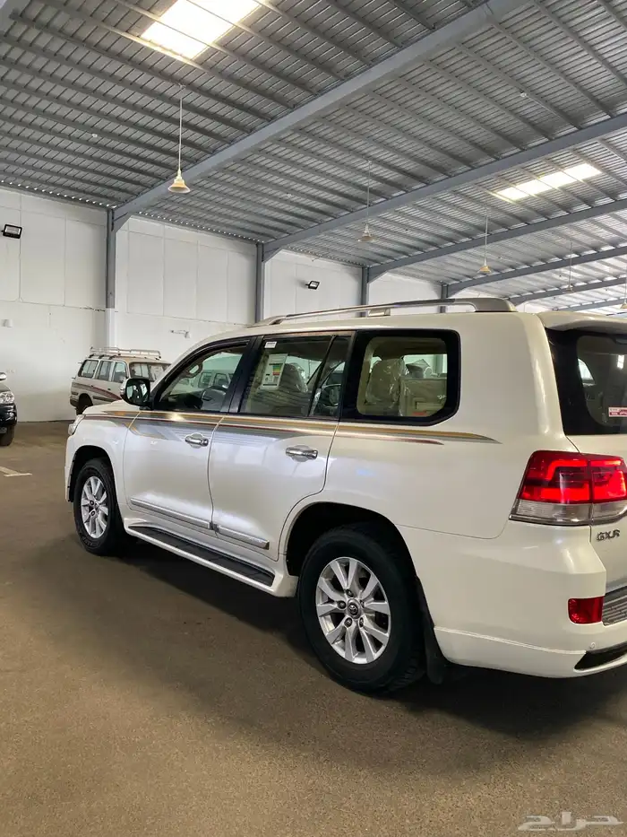 تويوتا لاندكروزر GXR فل كامل خليجي 2016 11